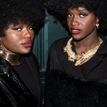 How to Perfectly Pair Your Earrings with Your Natural Hairstyles