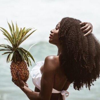 8 ESSENTIAL TIPS FOR SUMMER HAIR CARE